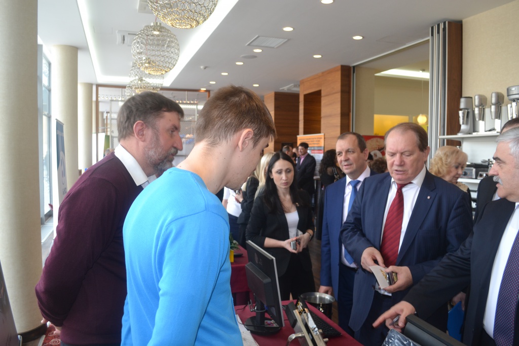 Система R-Keeper на конференции «Волгоградское гостеприимство» 31 марта konferencia_volgograd3.jpg