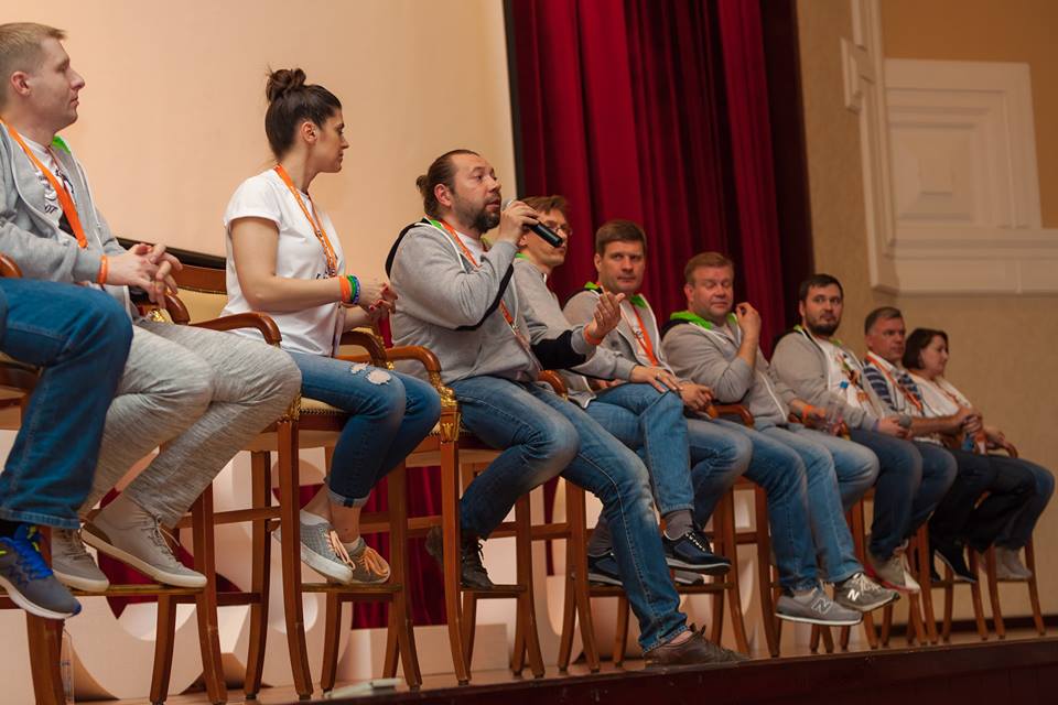 VI партнерская конференции UCS scena.jpg
